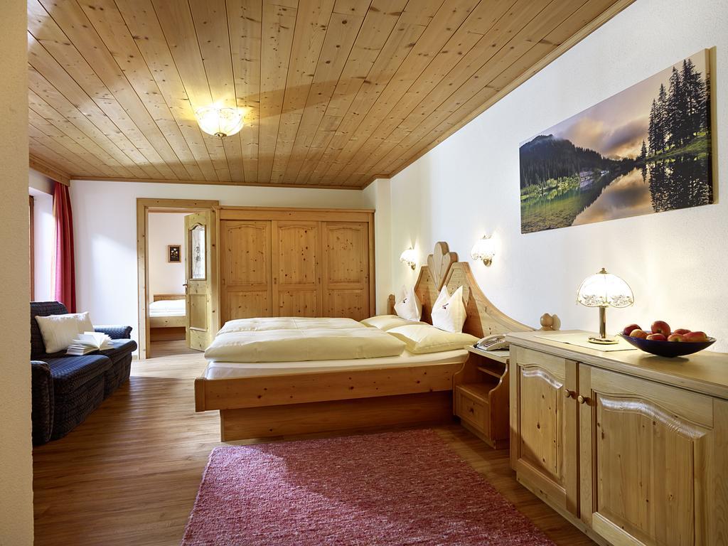 Hotel Traube Pettneu am Arlberg Ruang foto