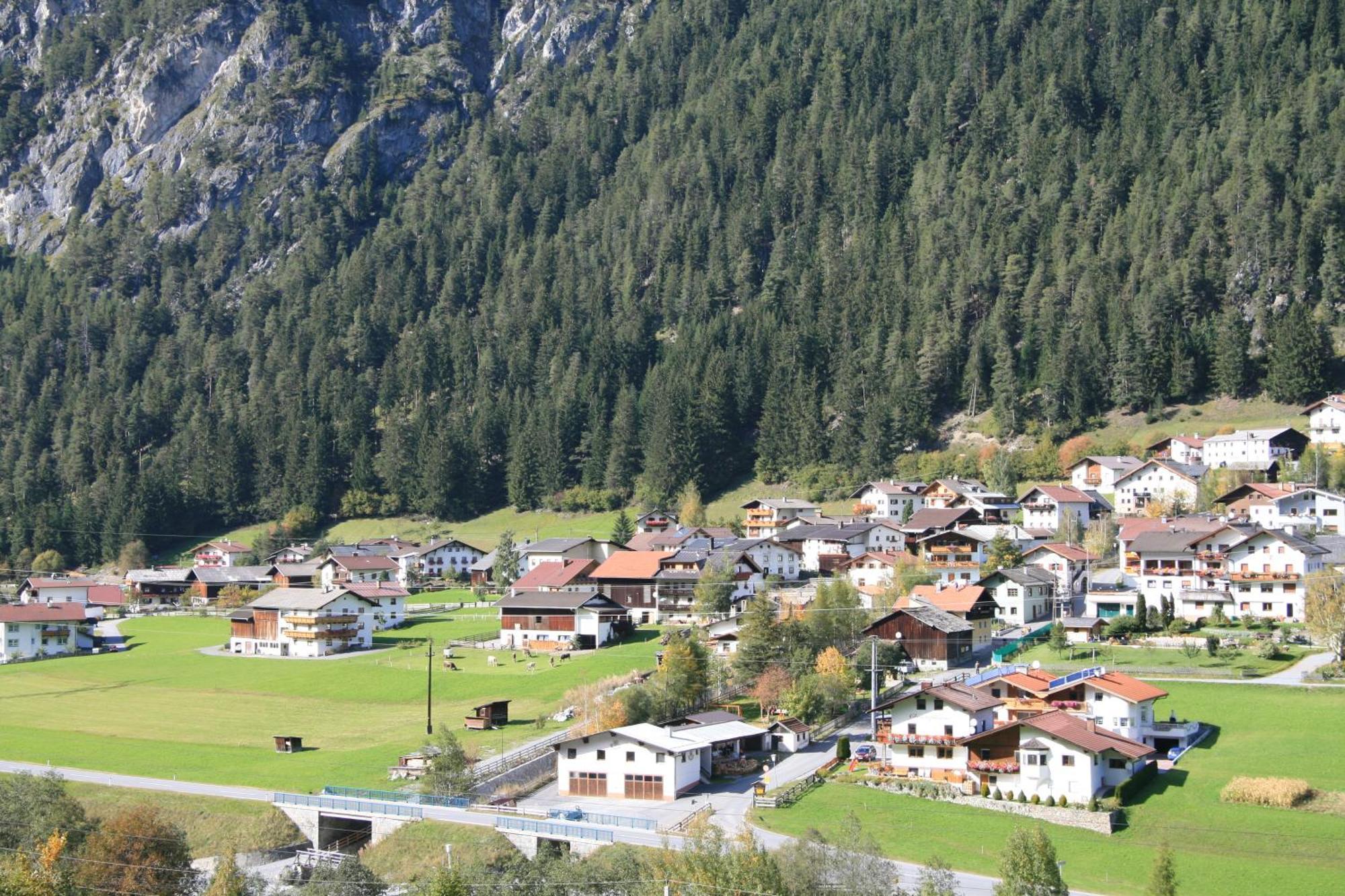 Hotel Traube Pettneu am Arlberg Bagian luar foto
