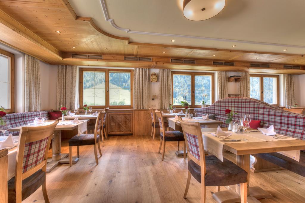 Hotel Traube Pettneu am Arlberg Bagian luar foto