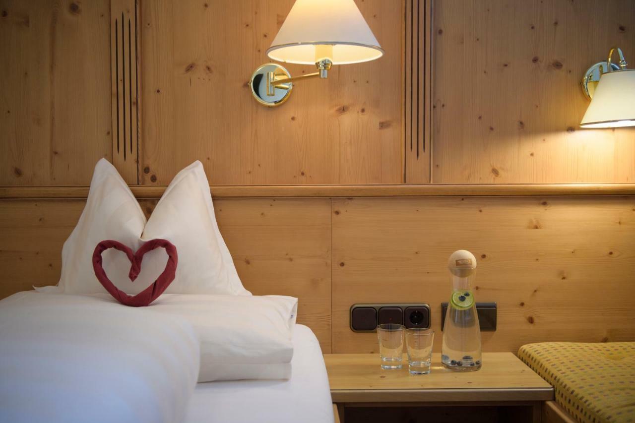 Hotel Traube Pettneu am Arlberg Bagian luar foto